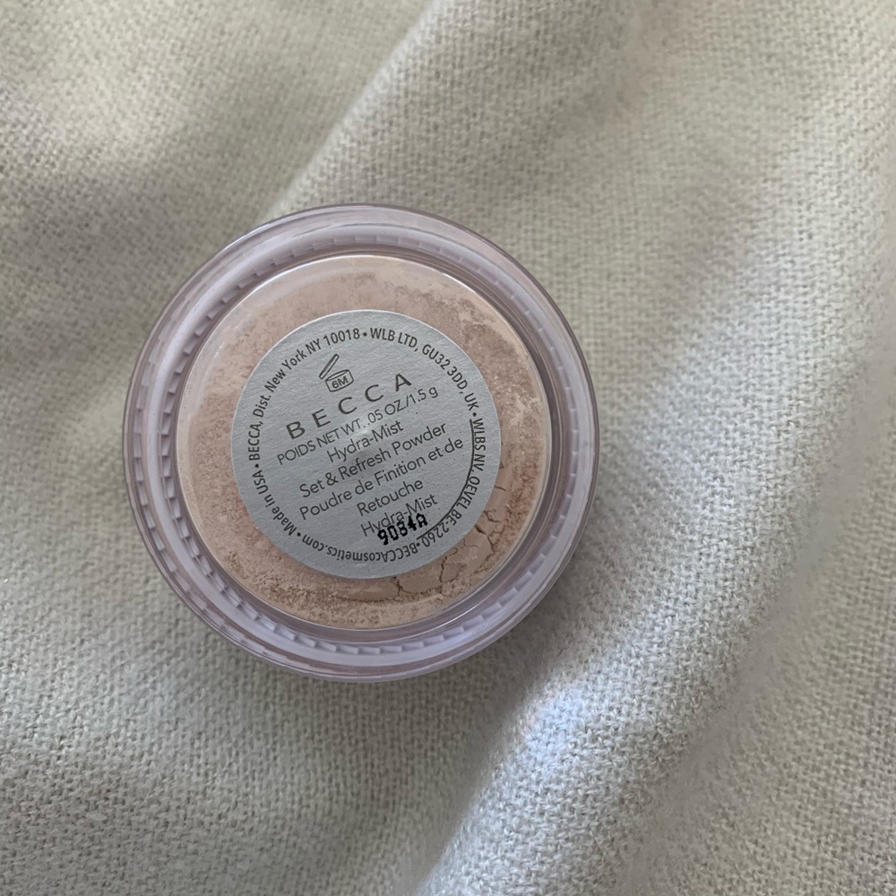 Becca Set & Refresh Powder - Picture 2 of 2